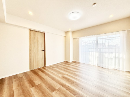 ���r���O�@�傫�ȑ����炽���Ղ�̗z���ƕ����������郊�r���O