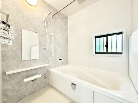 �����@����̔�������Ă���閾�邢�������̂���o�X���[��