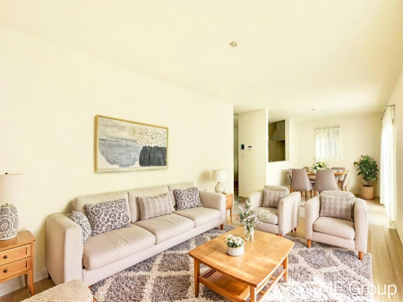 ���r���O�@�������������͋C�̂k�c�j�͉Ƒ��݂�Ȃ̉��K��ԁ��Ƌ��CG�ł�