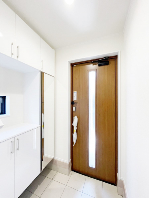 ���ց@���ʔ��͂��Ƒ��̎ʐ^��G�߂̃C���e���A�ŏ���I�Ƃ��ĉ��o�ł��܂�