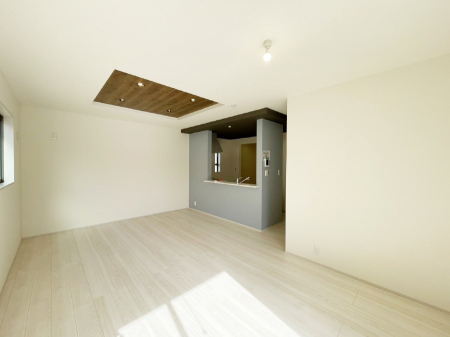 ���r���O�@���Ƒ��̓��₩�Șb�����ŕ�܂�閾�邢���r���O