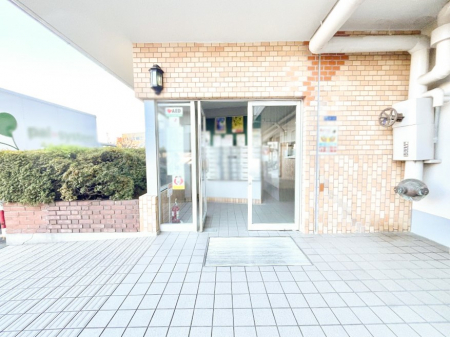 �G���g�����X�@�Z���҂◈�K�҂��C�����悭���o�}���B�������������͋C�̃G���g�����X