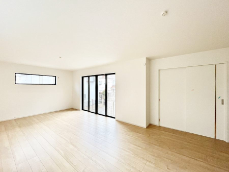 ���r���O�@�傫�ȑ����炽���Ղ�̗z���ƕ����������郊�r���O