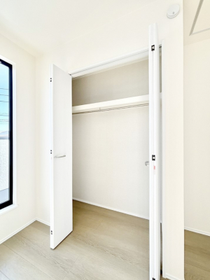 ���[�@�m���̃N���[�[�b�g�B���s��������̂Ō���̈ߗނ�����������܂�܂��B