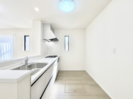 �L�b�`���@�u�₩�ȕ����ʂ蔲����L�b�`���B��������̂Ŗ��邭���C�ɂ��𗧂��܂��B