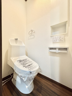 �g�C���@�g�C����1�K��2�K���ꂼ��ɔz�u����Ă��ĂƂĂ��֗��ł��B 