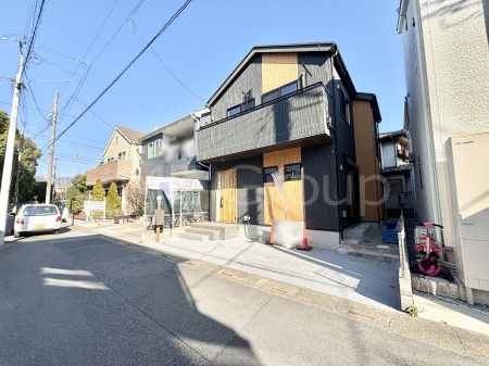 ���n�O�ώʐ^�@�����Ղ�̗z���ƊJ�����ɕ�܂�閾�邢�Z�܂�  