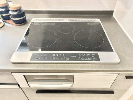 ���̑����ρ@IH�N�b�L���O�q�[�^�[�͓V�̒����ʂ��t���b�g�Ȃ̂Œ�����͂��|�����N���N�B   