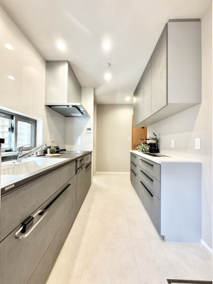 �L�b�`���@�L�b�`���ɂ̓J�b�v�{�[�h������֗��I�����ނ��X�b�L�����܂��܂�  