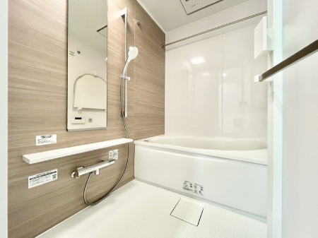 �����@����̔�������Ă���閾�邢�������̂���o�X���[��    