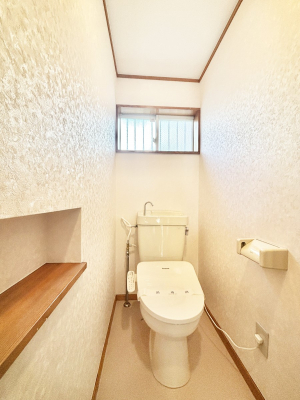 �g�C���@�g�C����1�K��2�K���ꂼ��ɔz�u����Ă��ĂƂĂ��֗��ł��B 