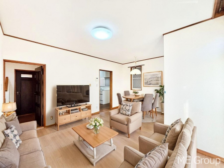 ���r���O�@�������������͋C�̃��r���O�͉Ƒ��݂�Ȃ̉��K��ԁ��Ƌ��CG�ł�