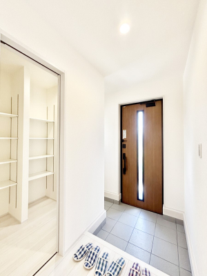 ���ց@�K���X�X���b�g�̓��������փh�A�������Ɍ���͂��Ă���܂�