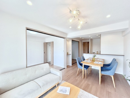 ���r���O�@�Ƒ��c���̎��Ԃ����������Ȃ��났�̃��r���O�_�C�j���O�B   