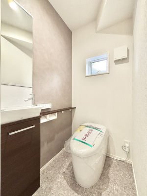 �g�C���@�g�C����1�K��2�K���ꂼ��ɔz�u����Ă��ĂƂĂ��֗��ł��B 