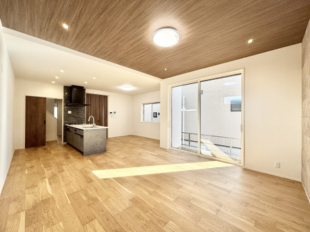 ���r���O�@�i�`�������e�C�X�g�̗D�����_�炩���F�g���̃t���[�����O���f�G�ȃ��r���O�ł��ˁB