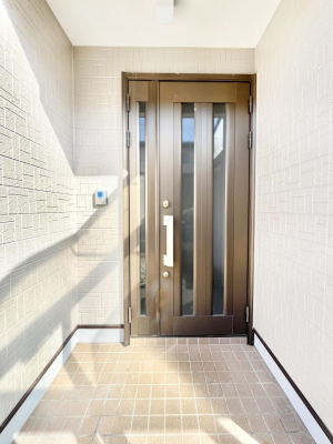 ���ց@��؂ȉƑ��A���q���o�}���錺�ցB