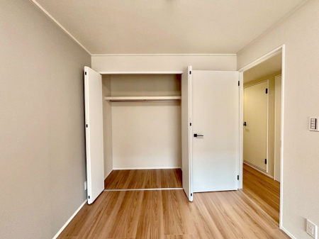 ���[�@�����Ղ�̎��[�X�y�[�X�ł��ł��Z��Ԃ��X�b�L���ۂĂ���