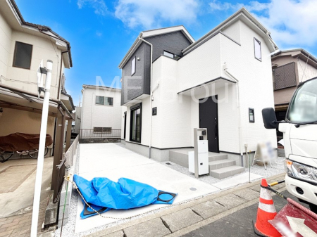 ���n�O�ώʐ^�@�Ƒ����J�[�܂�ΖʃL�b�`�������r���O�C���K�i���̗p�����Ԏ��v�����I