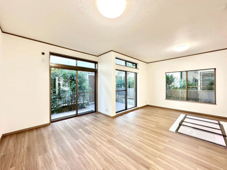 ���̑����ρ@�傫�ȑ����炽���Ղ�̗z���ƕ����������郊�r���O  