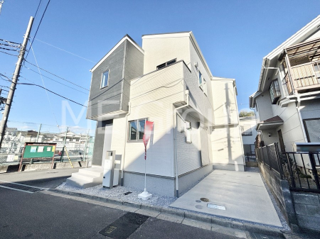 ���n�O�ώʐ^�@�������ꂽ�O�ρA�㎿�ȏZ��Ԃ��L���鎺���͉i�����S���ĉ߂�����Z���ł��B 