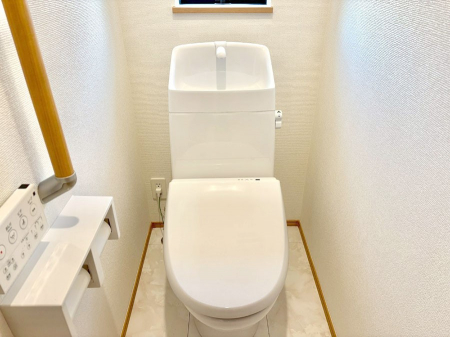 �g�C���@�g�C����1�K��2�K���ꂼ��ɔz�u����Ă��ĂƂĂ��֗��ł��B 