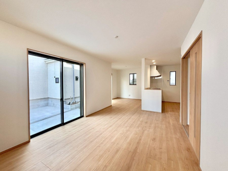 ���r���O�@�Z�ޕ��̌��������o�����A�C���e���A���l����̂��y���݂ȃ��r���O�ł��I 