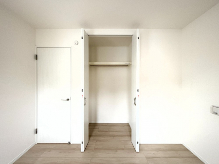 ���[�@�m���̃N���[�[�b�g�B���s��������̂Ō���̈ߗނ�����������܂�܂��B