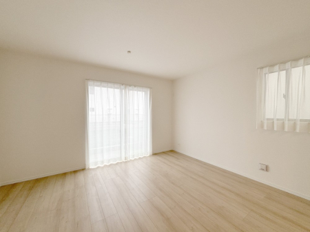 ���̑����ρ@�Ƒ��̏Ί炪���R�Ɛ��܂�Ă���A����ȕ��͋C�̃_�C�j���O�Ɏd�オ���Ă��܂��B