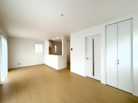 ���̑����ρ@�Ƒ��̏Ί炪���R�Ɛ��܂�Ă���A����ȕ��͋C�̃_�C�j���O�Ɏd�オ���Ă��܂��B