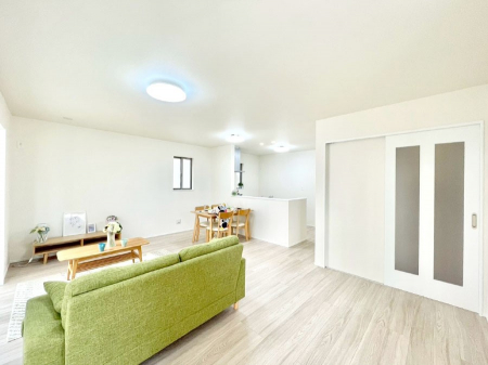 ���r���O�@�Z�ޕ��̌��������o�����A�C���e���A���l����̂��y���݂ȃ��r���O�ł��I 