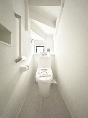 �g�C���@�g�C����1�K��2�K���ꂼ��ɔz�u����Ă��ĂƂĂ��֗��ł��B 