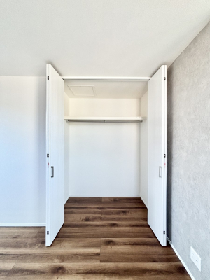 ���[�@�m���̃N���[�[�b�g�B���s��������̂Ō���̈ߗނ�����������܂�܂��B