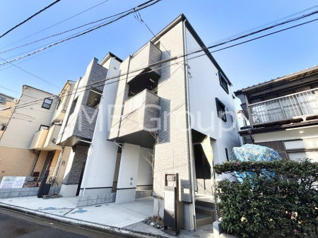 ���n�O�ώʐ^�@�������ꂽ�O�ρA�㎿�ȏZ��Ԃ��L���鎺���͉i�����S���ĉ߂�����Z���ł��B 