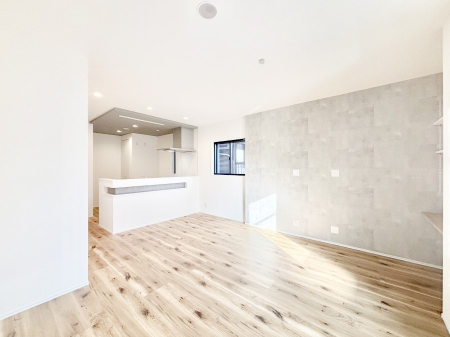 ���r���O�@���邢�z���������A�����̕��͋C�ɖ�������郊�r���O�E�_�C�j���O�B 