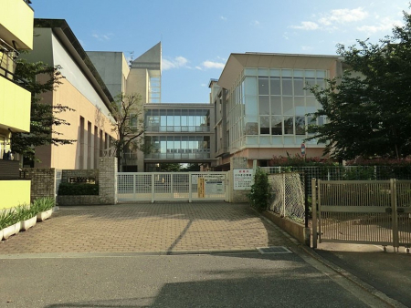 ���ӊ��@���w�Z 450m �������s�����₫���w�Z