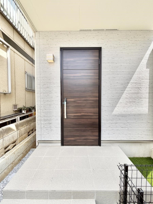 ���ց@��؂ȉƑ��A���q���o�}���錺�ցB