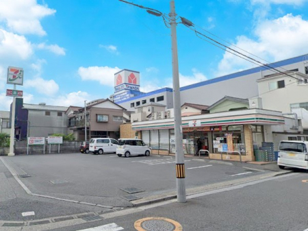 ���ӊ��@�R���r�j 300m �Z�u��-�C���u�� ����؂R���ړX