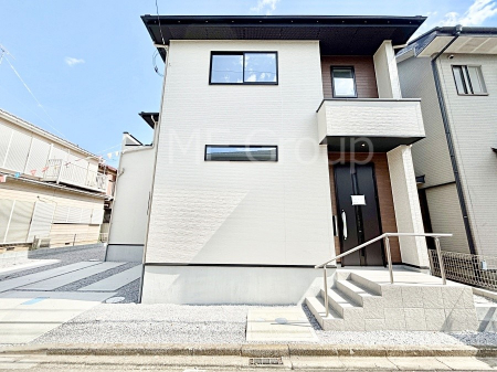 ���n�O�ώʐ^�@���X�����I�����Ղ�̗z���ƊJ�����ɕ�܂�閾�邢�Z�܂��B 