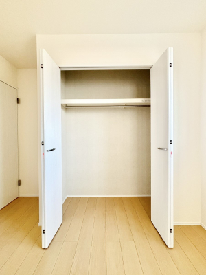 ���[�@�m���̃N���[�[�b�g�B���s��������̂Ō���̈ߗނ�����������܂�܂��B�@