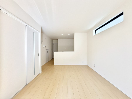 ���r���O�@�Z�ޕ��̌��������o�����A�C���e���A���l����̂��y���݂ȃ��r���O�ł��I �@