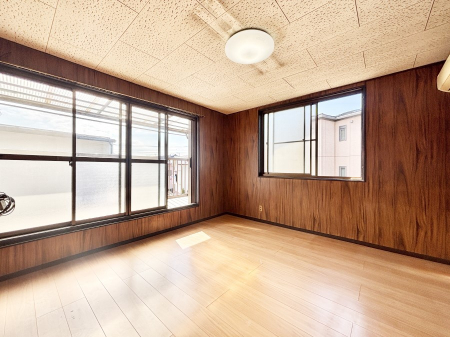 ���̑����ρ@�o���R�j�[���J�������v���X���Ă����m��