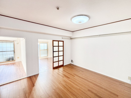 ���r���O�@�Ƒ��c���̎��Ԃ����������Ȃ��났�̃��r���O�_�C�j���O�B   