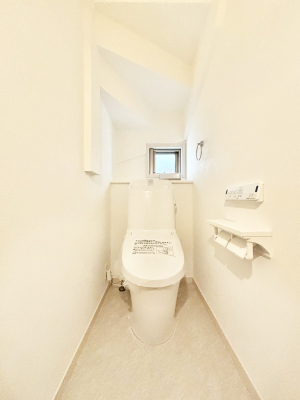 �g�C���@�g�C����1�K��2�K���ꂼ��ɔz�u����Ă��ĂƂĂ��֗��ł��B 