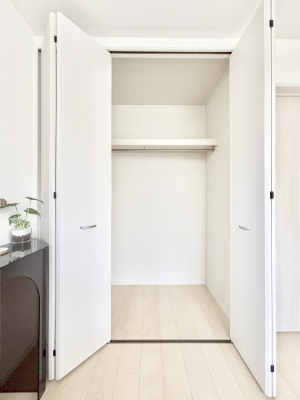 ���[�@�m���̃N���[�[�b�g�B���s��������̂Ō���̈ߗނ�����������܂�܂��B