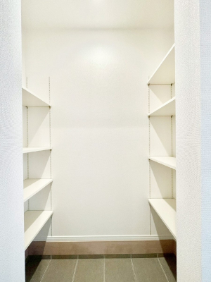 ���[�@�����Ղ�̎��[�X�y�[�X�ŉ��K�ɕ�点���� 