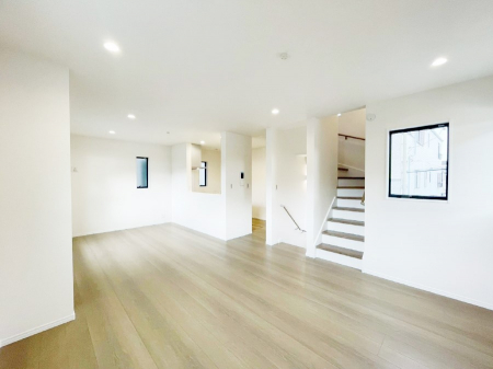 ���r���O�@���Ƒ��̓��₩�Șb�����ŕ�܂�閾�邢���r���O