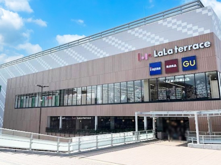 ���ӊ��@�V���b�s���O�Z���^�[ 2100m ���e���X�k����