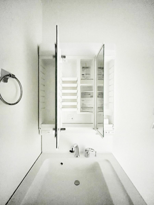 ���̑����ρ@�O�ʋ��̗��ɁA���ϕi��q���p�i�Ȃǂ����[�\�B���ʑ����������ƕۂ��܂��I