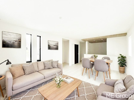 ���r���O�@�������������͋C�̂k�c�j�͉Ƒ��݂�Ȃ̉��K��ԁ��Ƌ��CG�ł�